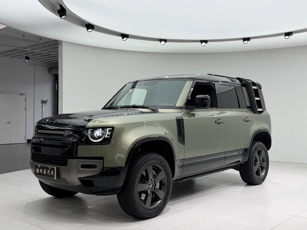 Land Rover Defender 110 3.0T P400 X-Dynamic HSE, 2024 — фото 1
