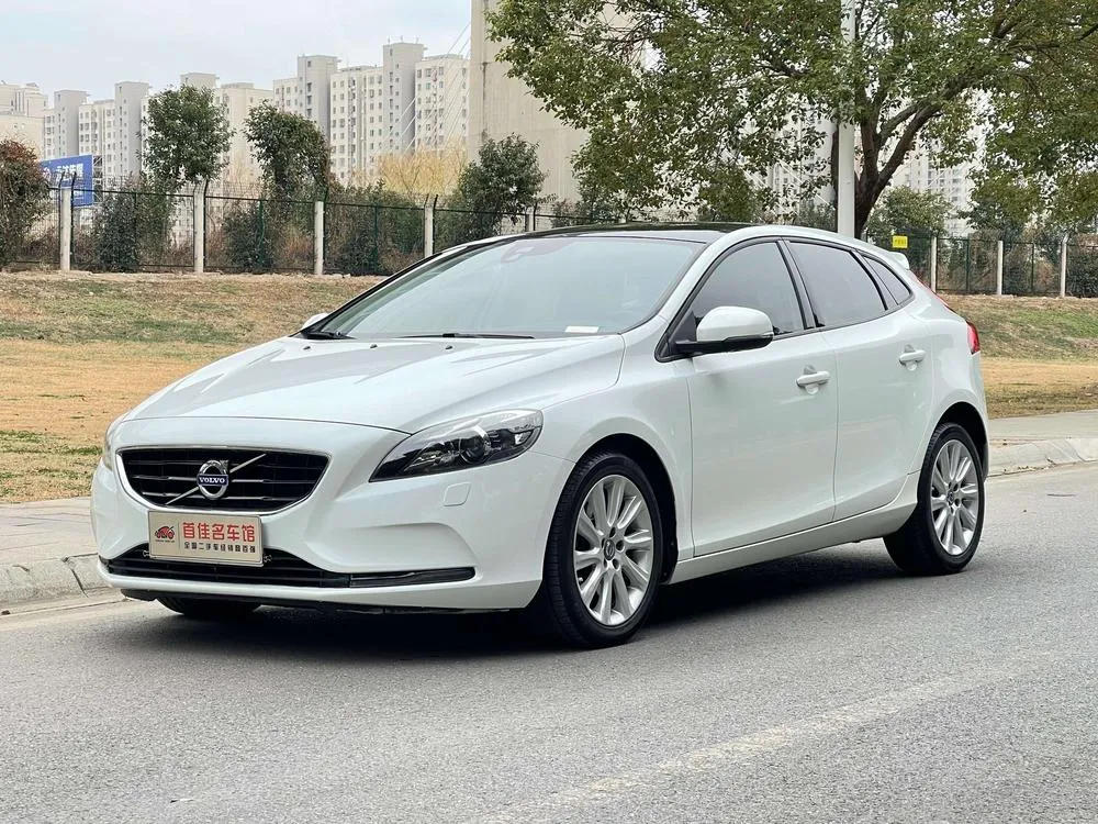 Volvo V40, 2016