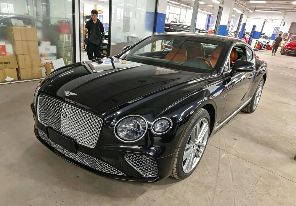 Bentley Continental, 2022