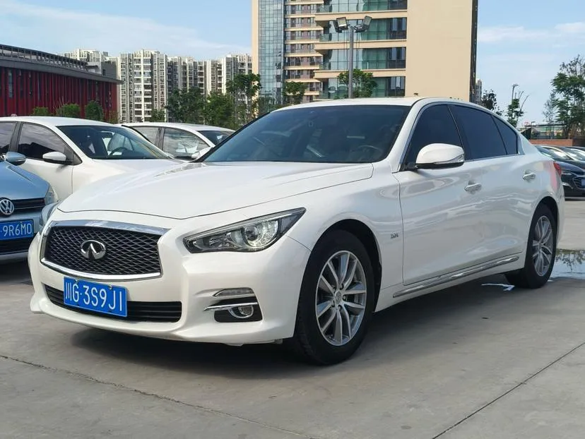 Infiniti Q50L, 2015