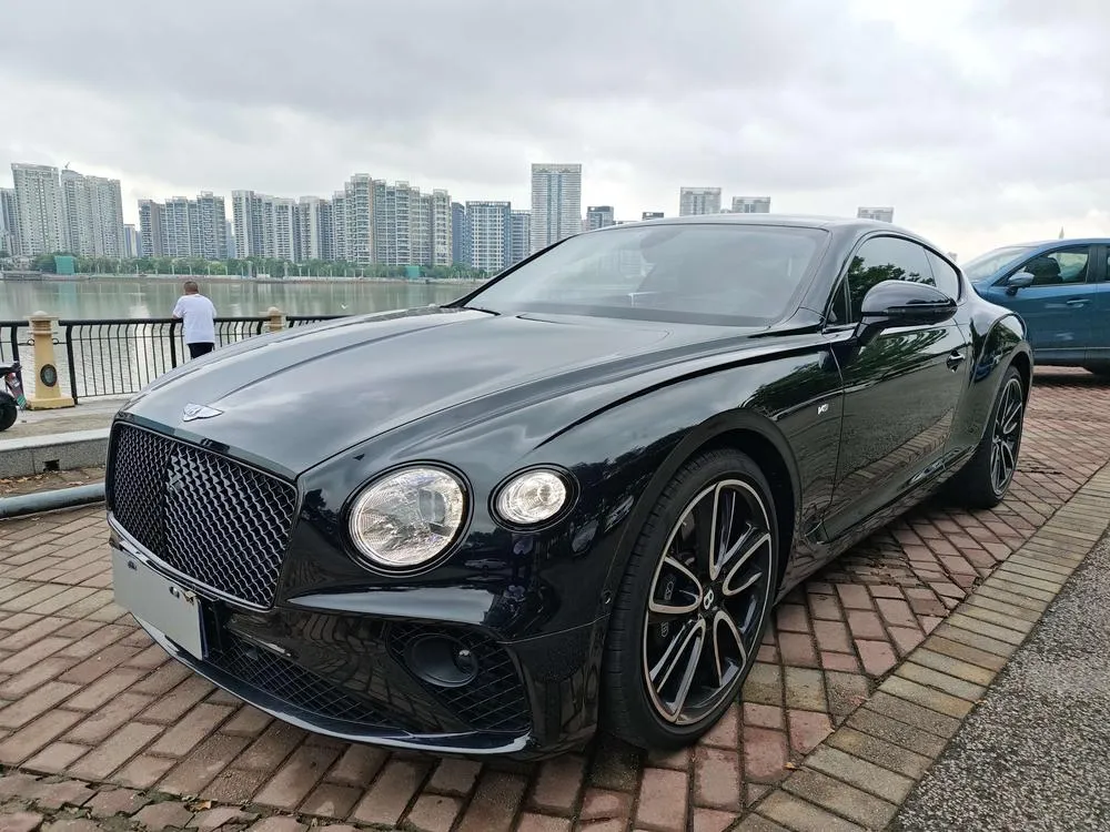 Bentley Continental, 2022