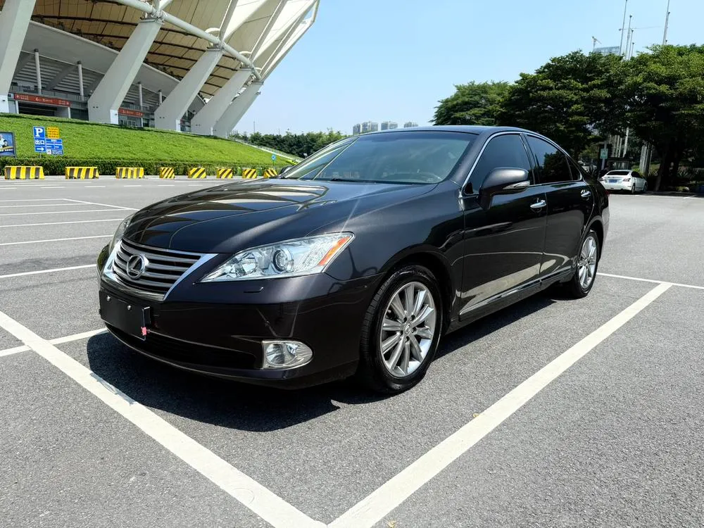 Lexus ES, 2010