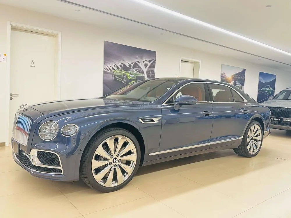 Bentley Flying Spur, 2024