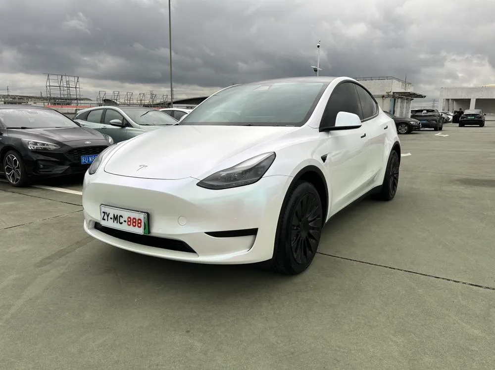 Tesla Model Y, 2022