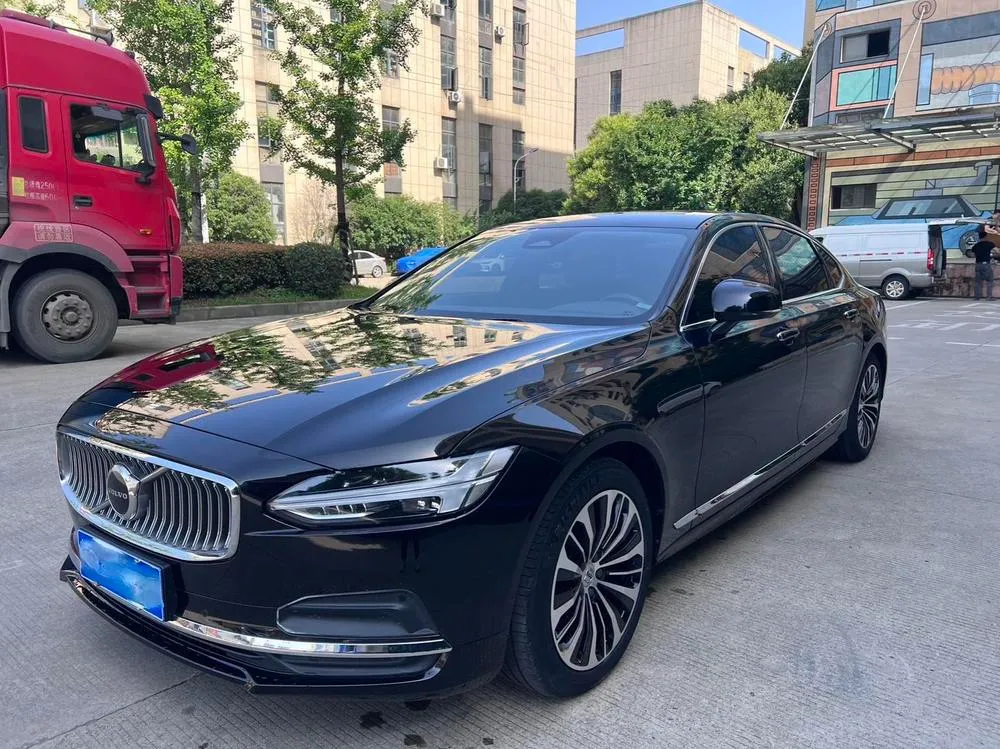 Volvo S90 B5 Luxury Edition, 2023 — фото 1