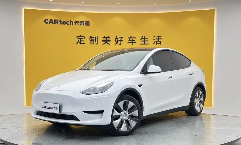 Tesla Model Y, 2022