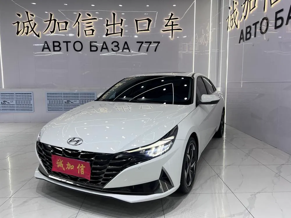 Hyundai Elantra, 2022