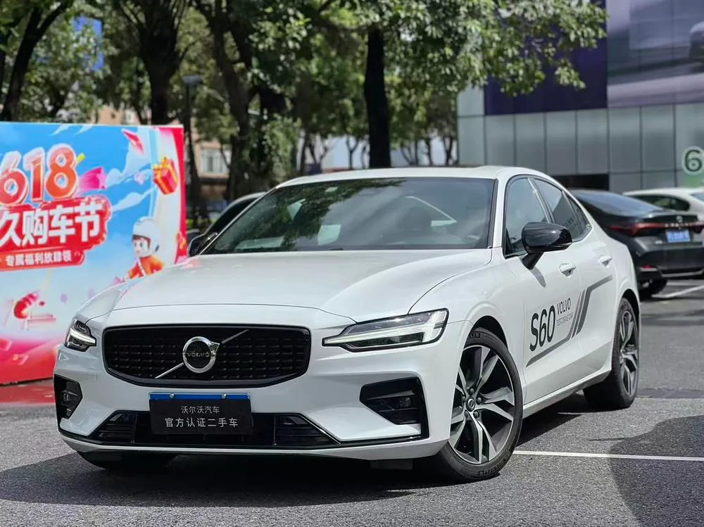 Volvo S60 B5 Sport Edition, 2025 — фото 1