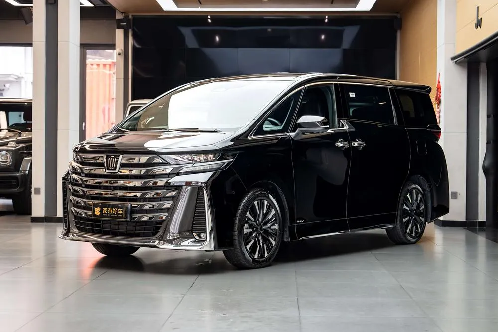 Toyota Vellfire, 2024