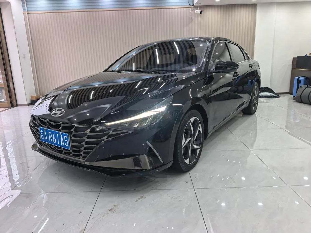 Hyundai Elantra 1.5L CVT LUX Premium Edition, 2022 — фото 1