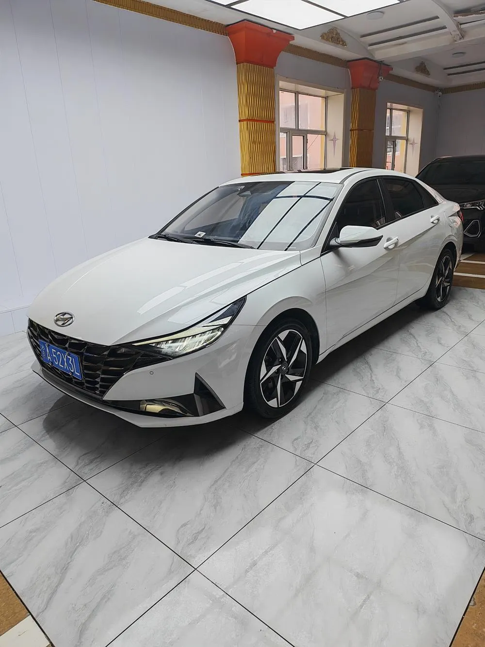 Hyundai Elantra 1.5L CVT LUX Premium Edition, 2021 — фото 1