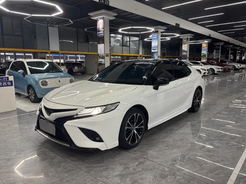 Toyota Camry Facelift 2.5S Style Edition, 2019 — фото 1