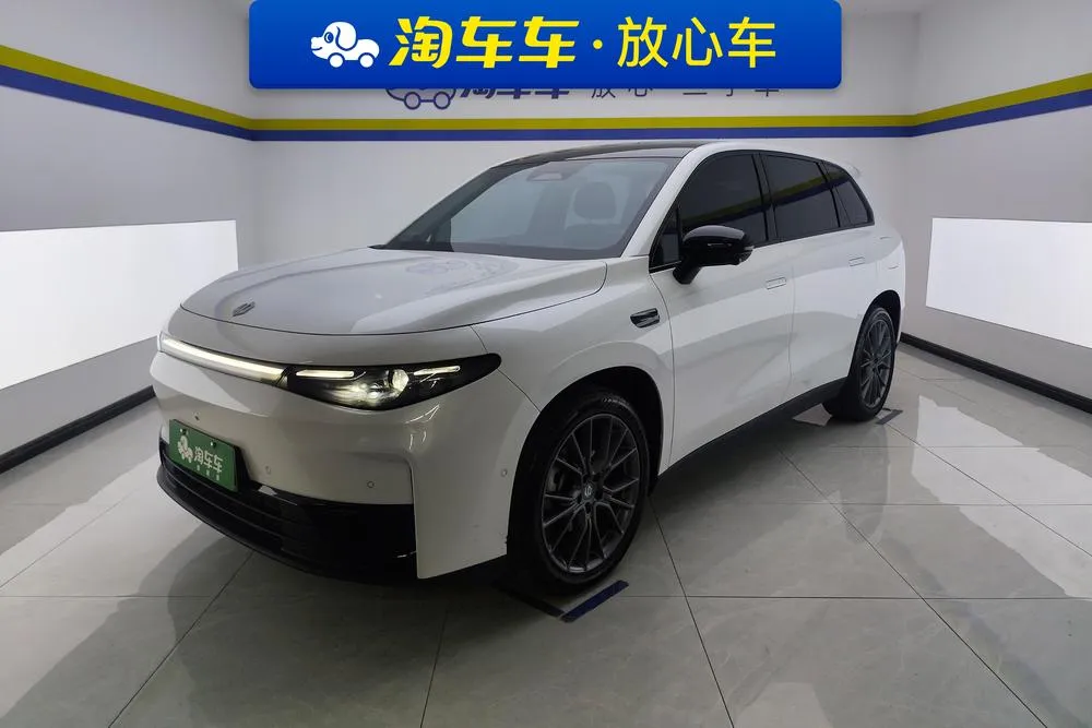 Leapmotor C10 EREV 210 Smart Edition, 2024 — фото 1