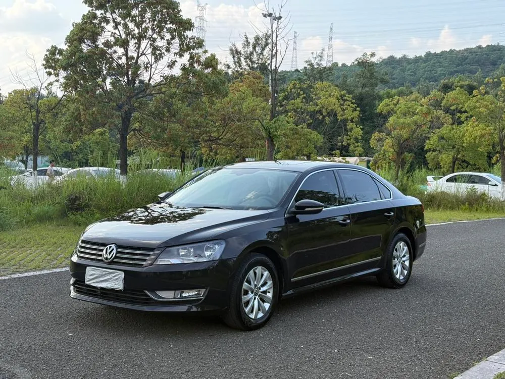 Volkswagen Passat 1.8TSI DSG Premium Edition, 2015 — фото 1