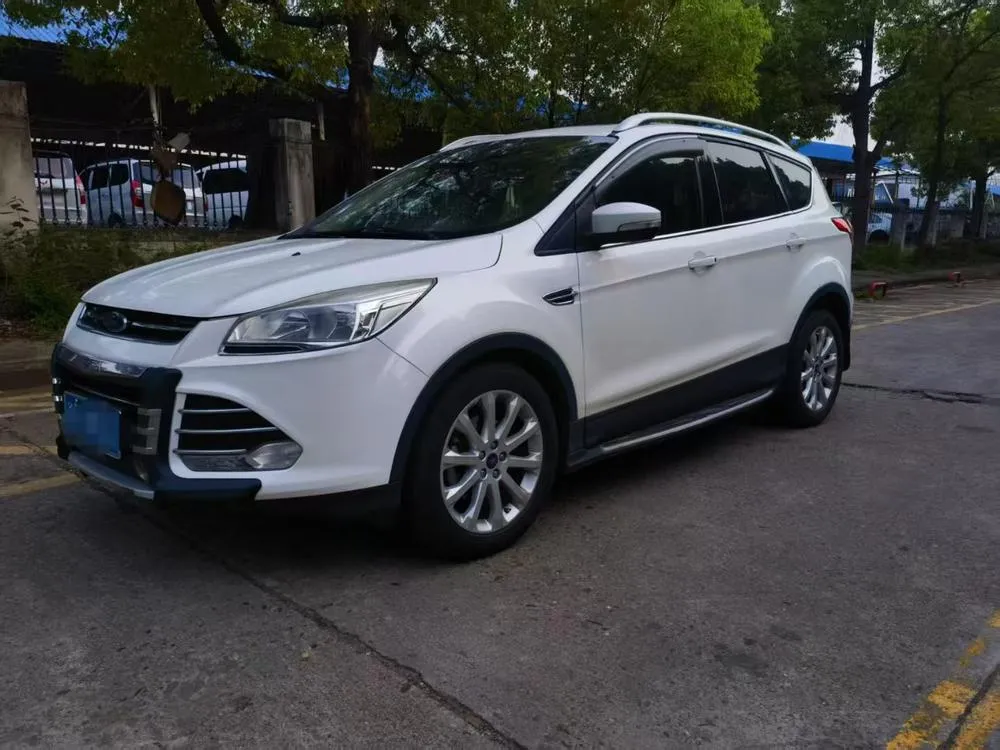 Ford Kuga, 2015