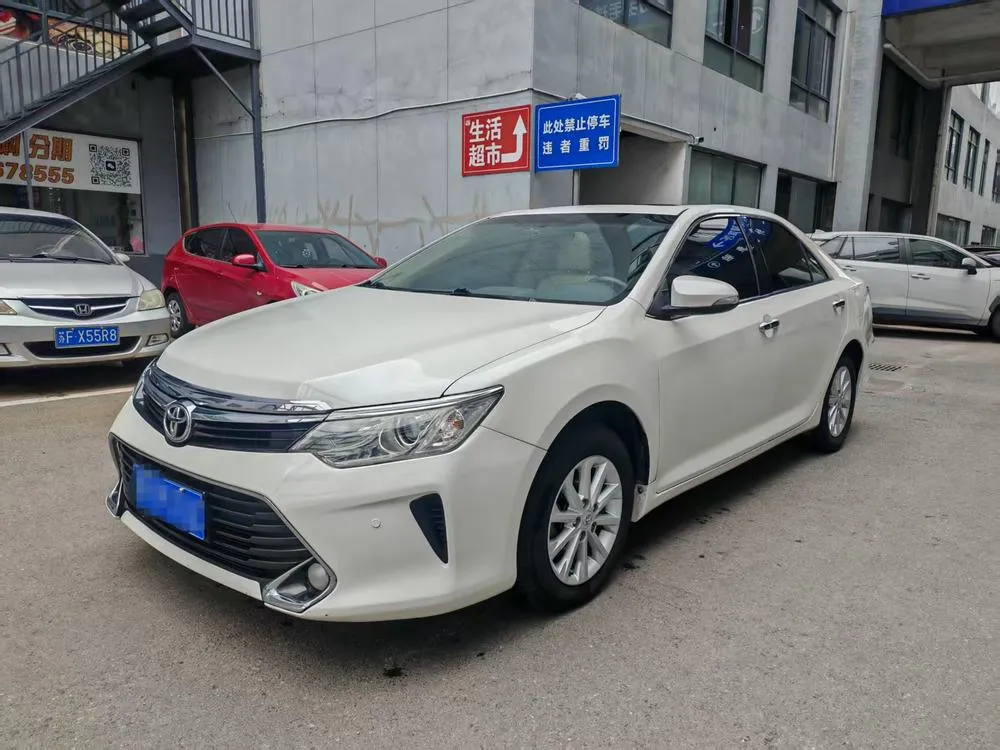 Toyota Camry 2.0E Anniversary Elite Edition, 2016 — фото 1