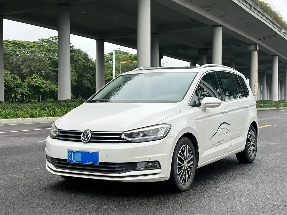 Volkswagen Touran L 280TSI Auto Luxury Edition, 2016 — фото 1