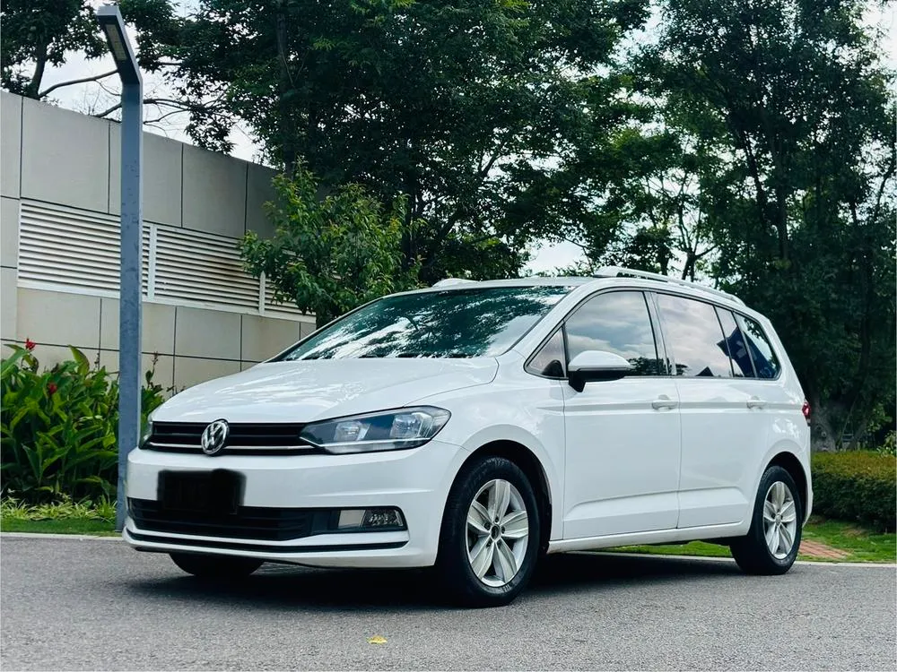 Volkswagen Touran L 280TSI Auto Style Edition 7 Seater CN6, 2018 — фото 1