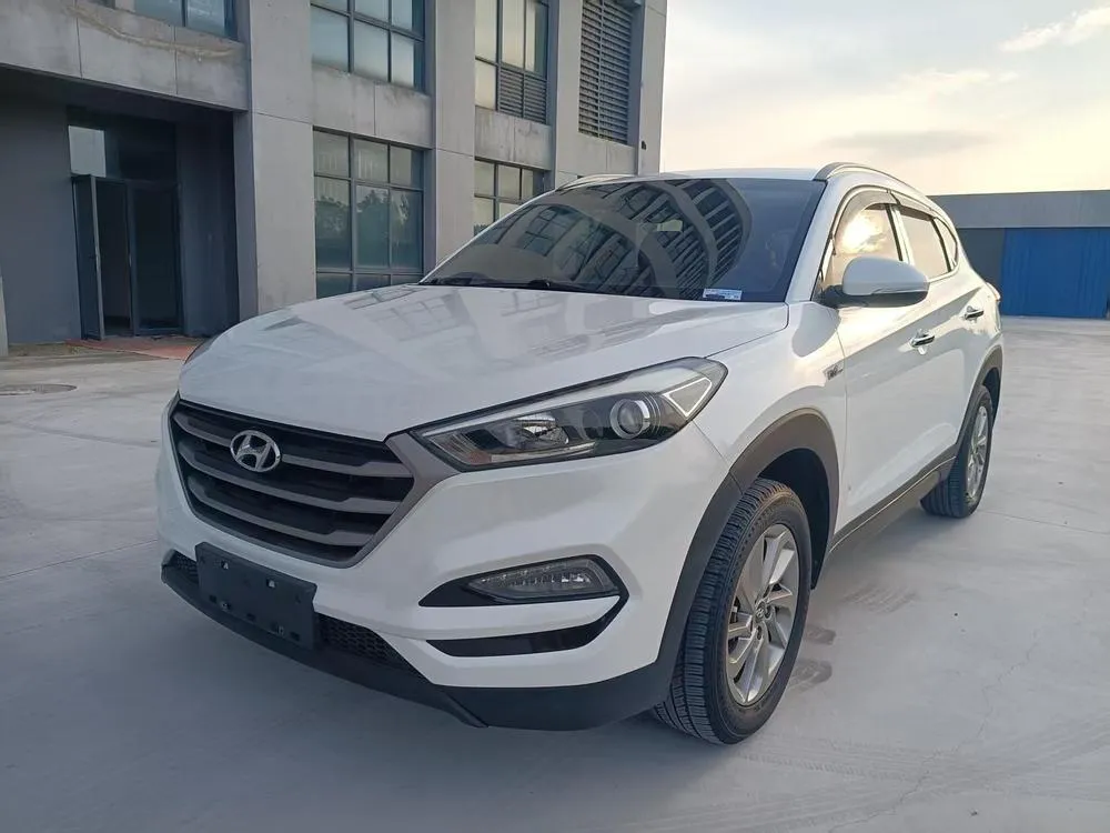 Hyundai Tucson 1.6T Dual Clutch 2WD Smart Version, 2015 — фото 1