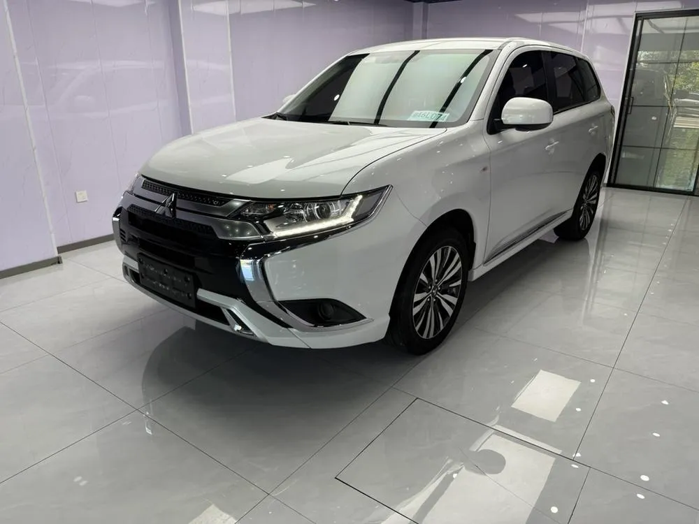 Mitsubishi Outlander Facelift 2.0L 2WD Smooth Edition 5 Seater, 2021 — фото 1
