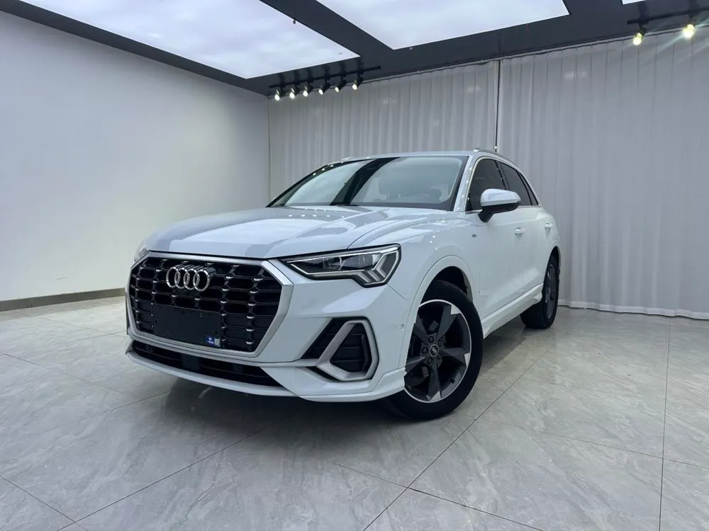 Audi Q3, 2022