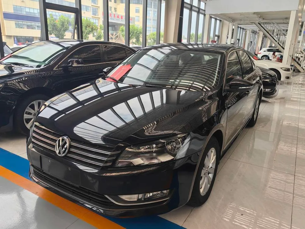 Volkswagen Passat 1.8TSI DSG Premium Edition, 2015 — фото 1