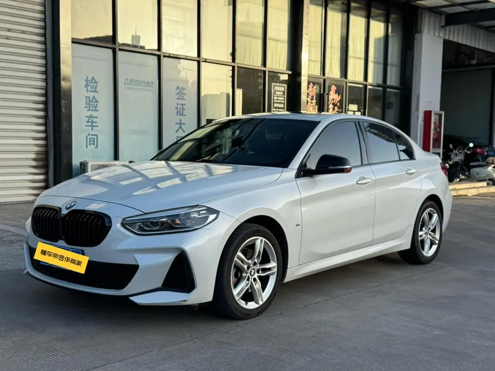 BMW 1-Series 120i M Sport Edition, 2021 — фото 1