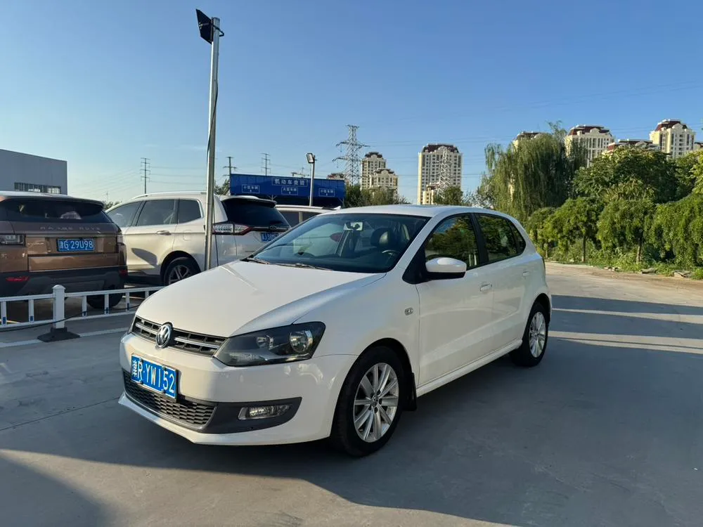 Volkswagen Polo 1.4L Auto Luxury Edition, 2013 — фото 1