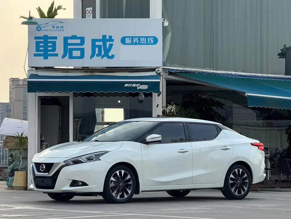 Nissan Bluebird 1.6L CVT Cool Trendy Edition, 2018 — фото 1