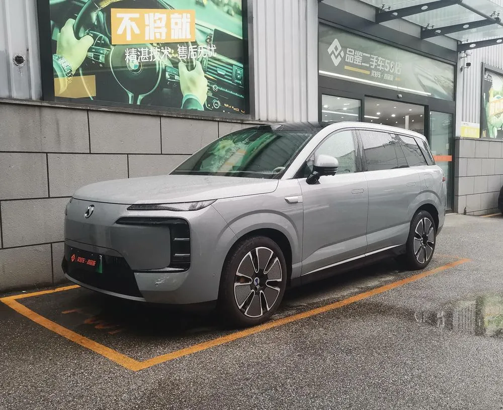 Denza N8L DM, 2025
