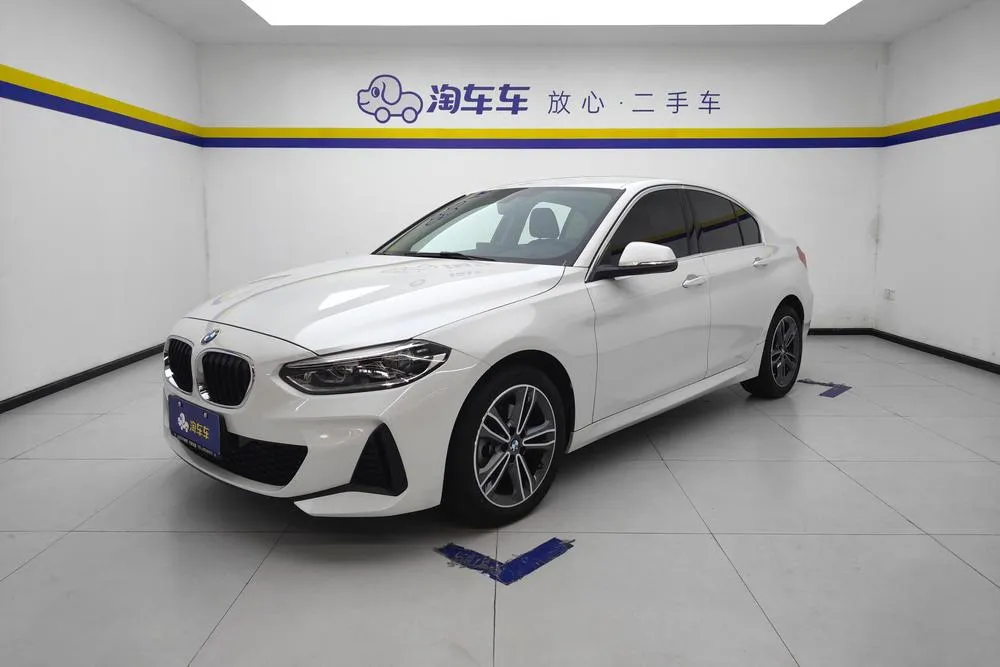 BMW 1-Series 120i M Sport Edition, 2023 — фото 1