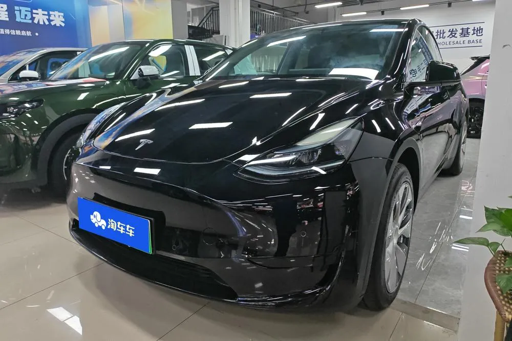 Tesla Model Y, 2022