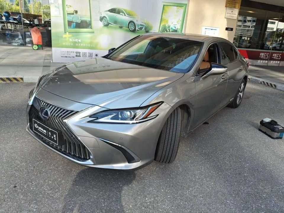 Lexus ES, 2020