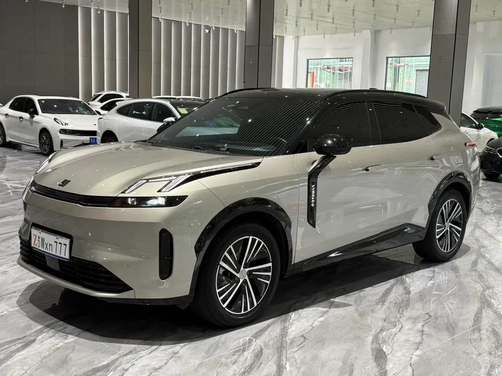 Lynk & Co 08 EM-P, 2023