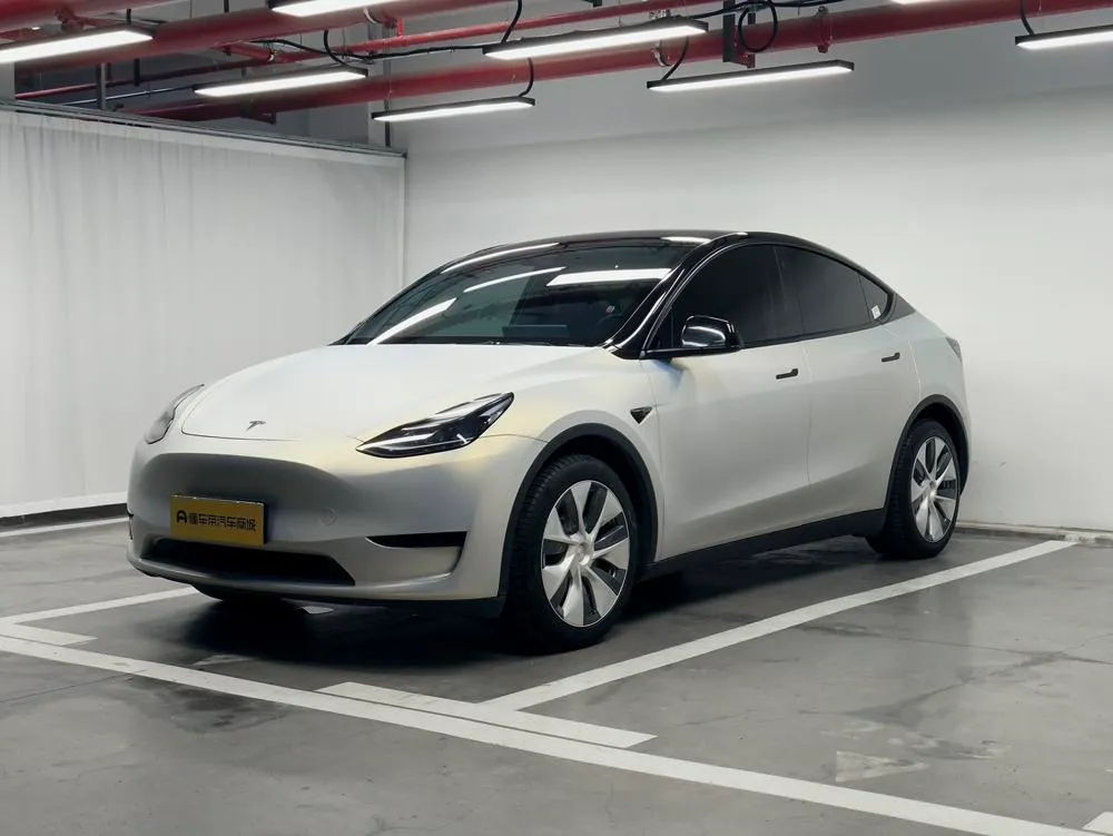 Tesla Model Y, 2022