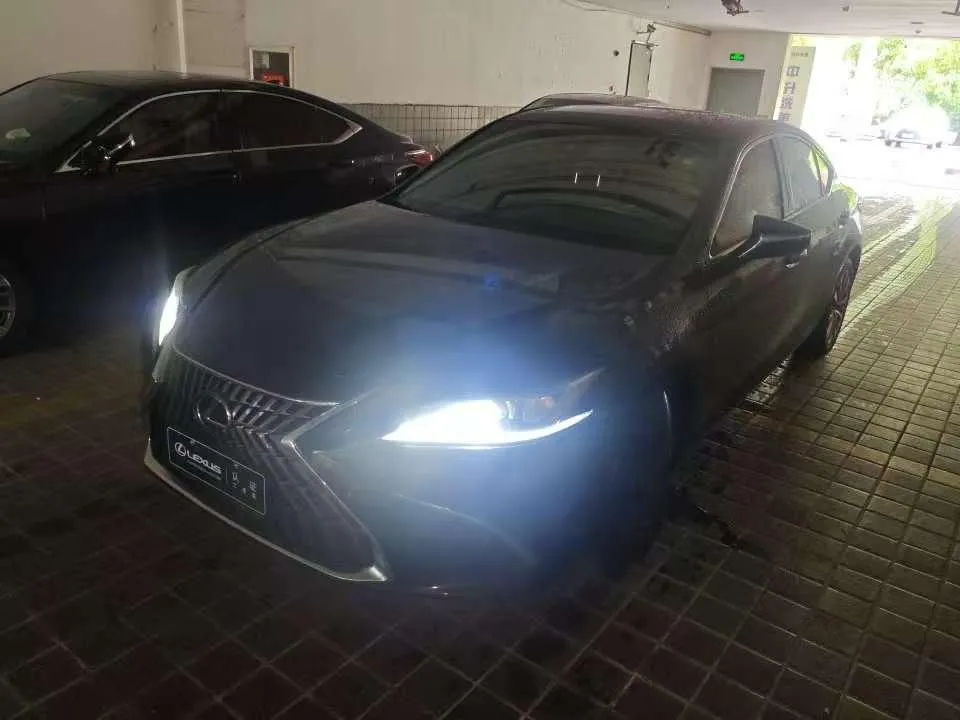 Lexus ES, 2021