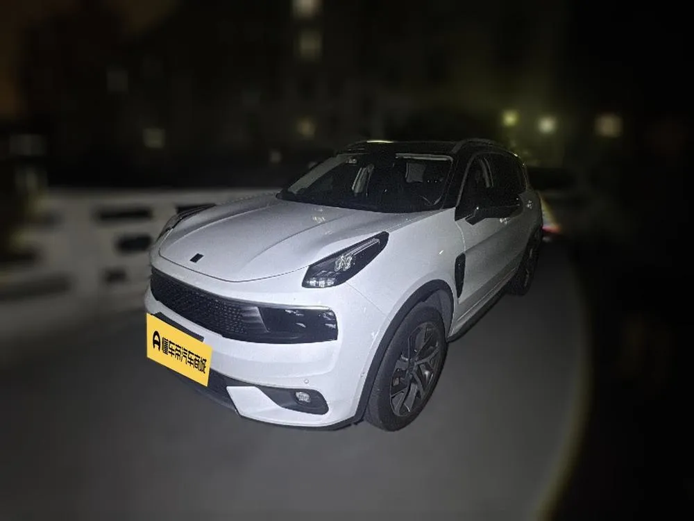 Lynk & Co 01 2.0T 4WD Dynamic Pro Edition, 2017 — фото 1