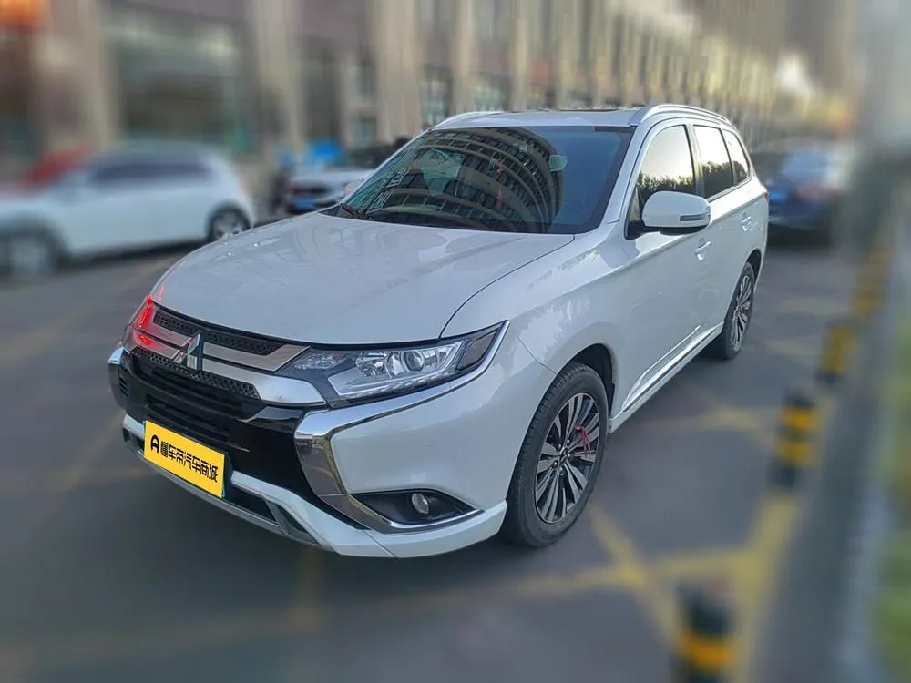 Mitsubishi Outlander, 2021