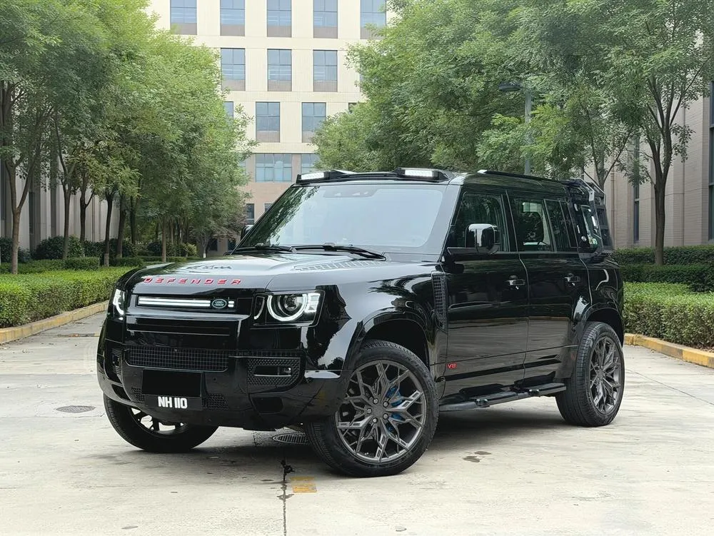 Land Rover Defender 110 P400 SE, 2020 — фото 1
