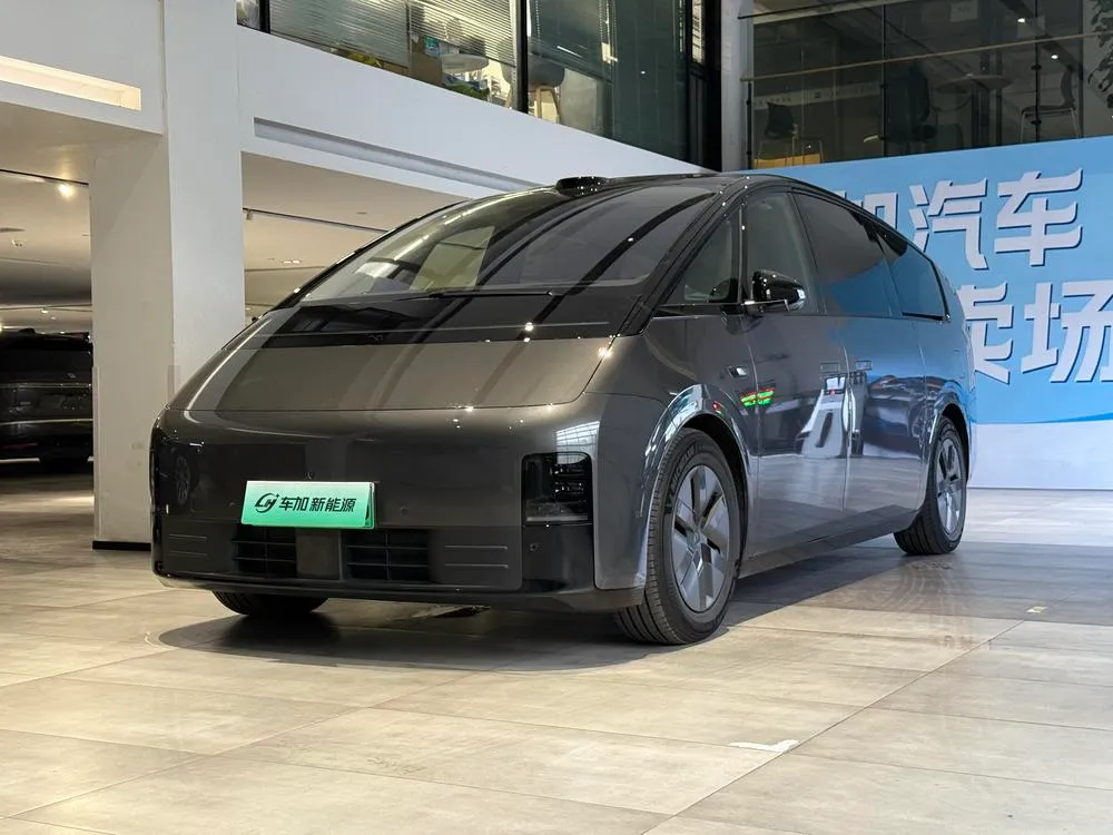 Li Auto MEGA, 2025