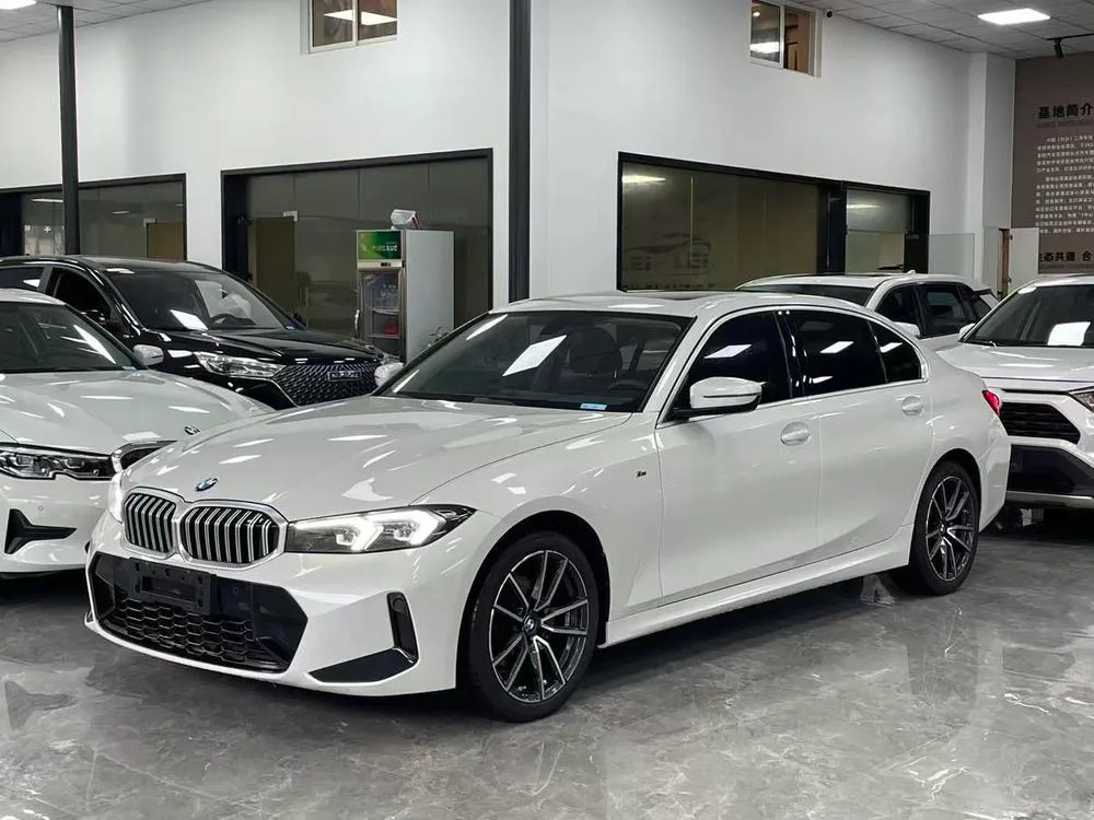 BMW 3-Series, 2023
