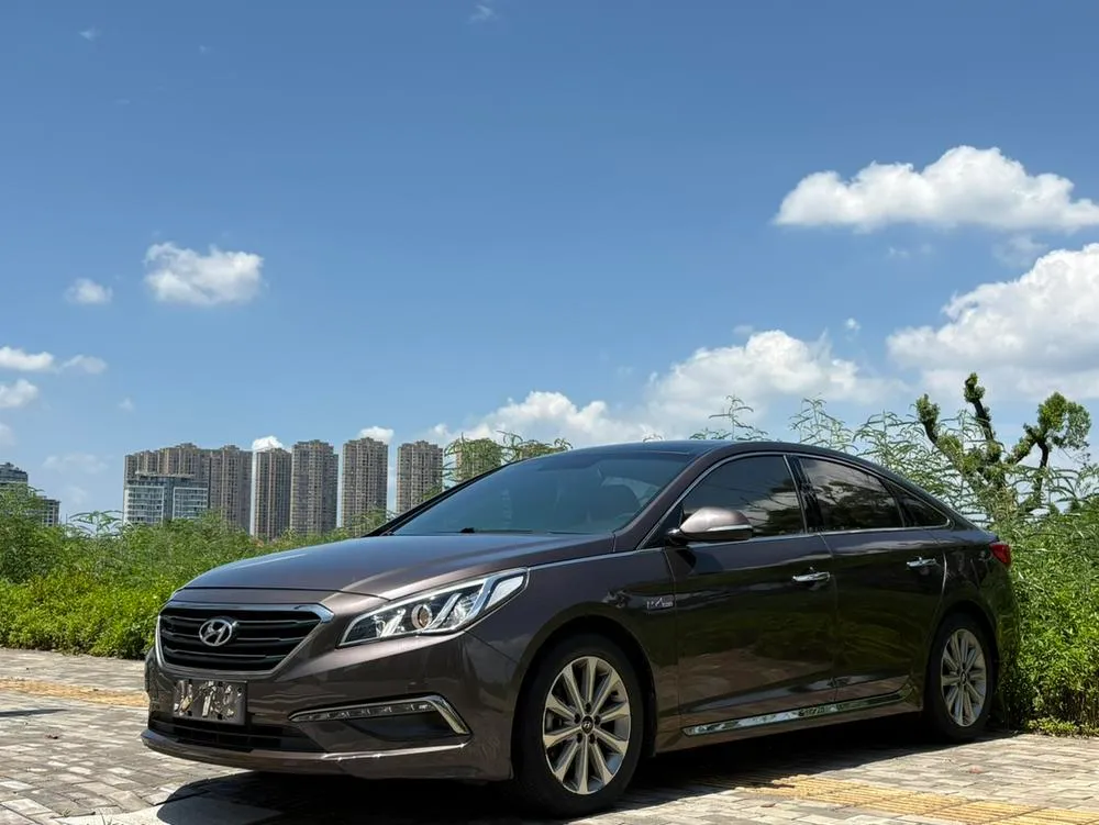 Hyundai Sonata LF 1.6T GLS Smart Version, 2015 — фото 1