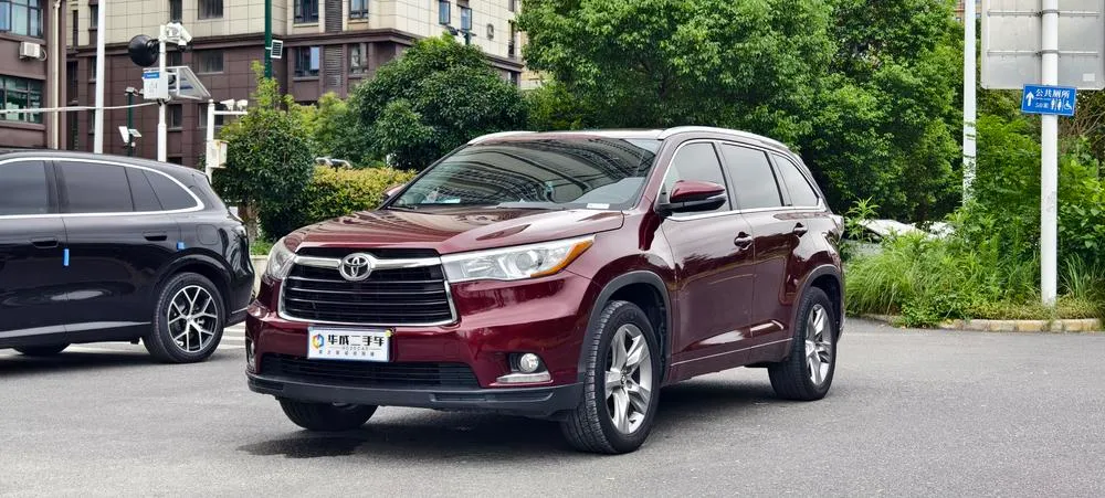 Toyota Highlander 2.0T 4WD Luxury Navigation Edition 7 Seater, 2015 — фото 1