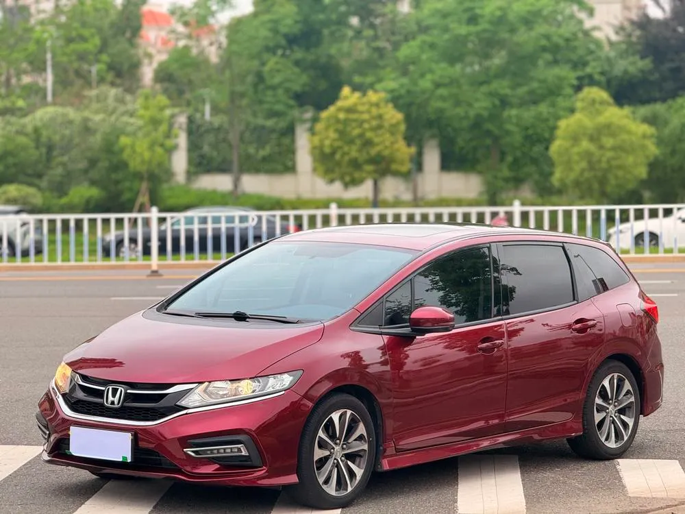 Honda Jade 210TURBO CVT Style Edition 5 Seater, 2017 — фото 1