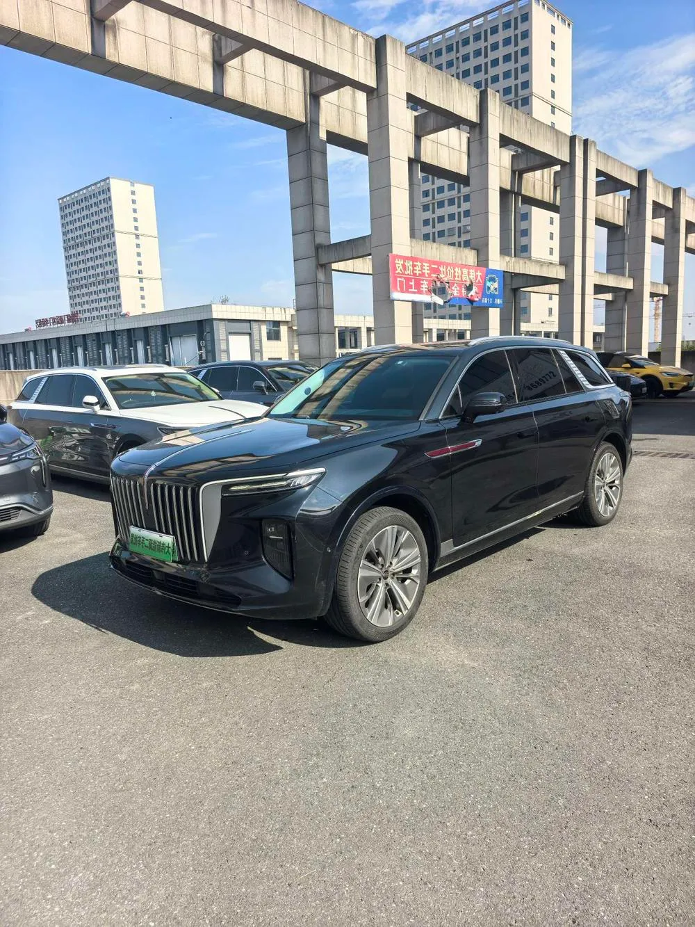 Hongqi E-HS9 690km Edition 6-Seater, 2022 — фото 1