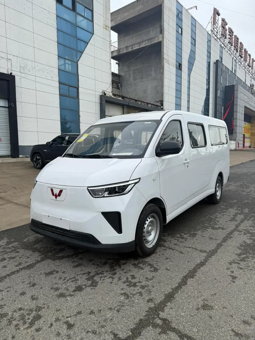 Wuling Yangguang 300km Comfort Version Edition 75kW, 2024 — фото 1