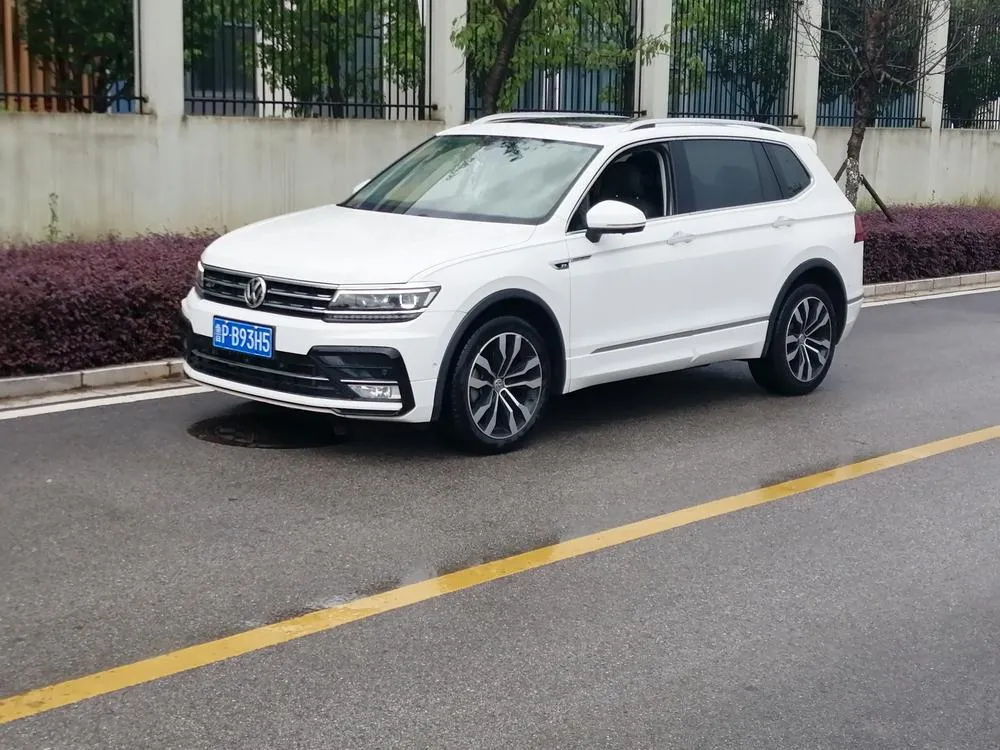Volkswagen Tiguan L 380TSI автомат полный привод R-Line Флагман 7 мест нормы China VI, 2020 — фото 1