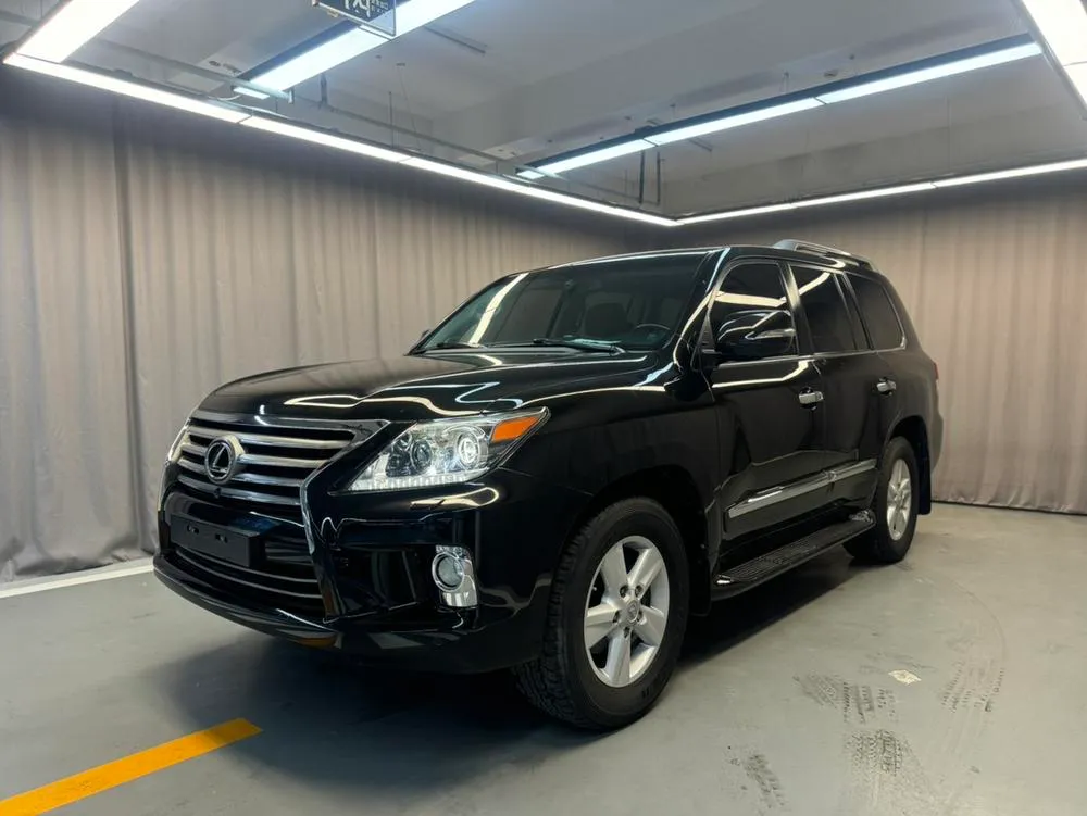 Lexus LX, 2013