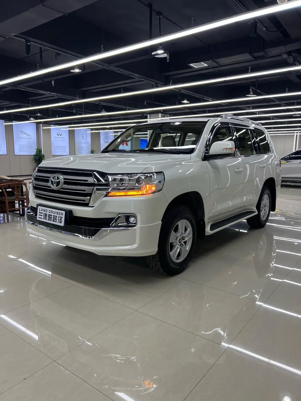 Toyota Land Cruiser (Import), 2018