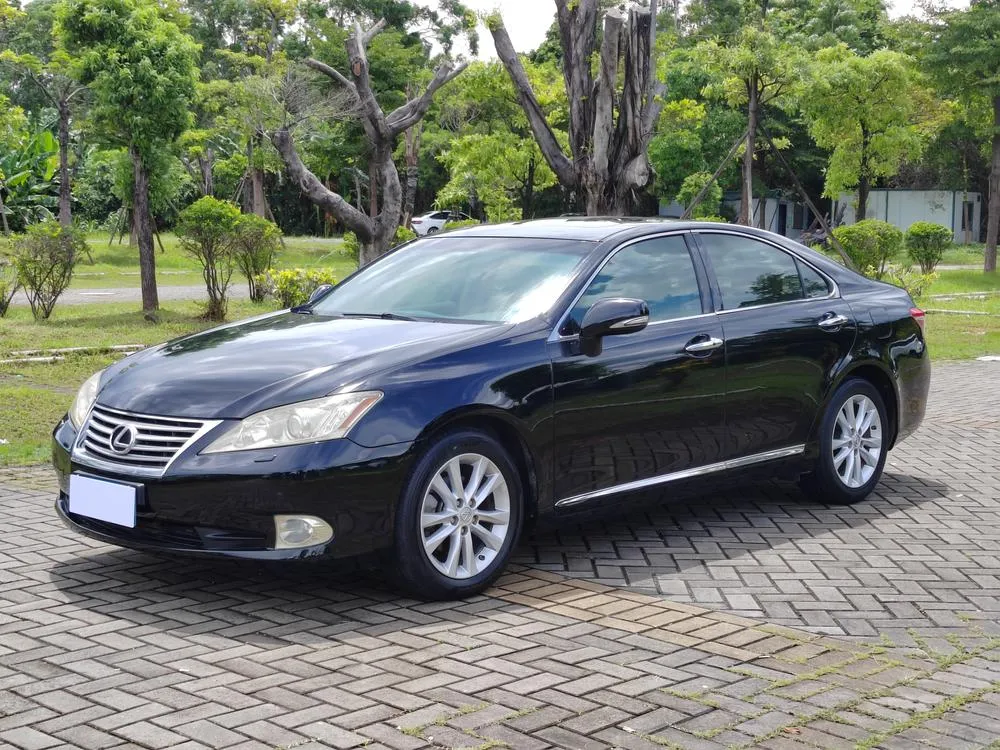 Lexus ES 240 Edition, 2010 — фото 1